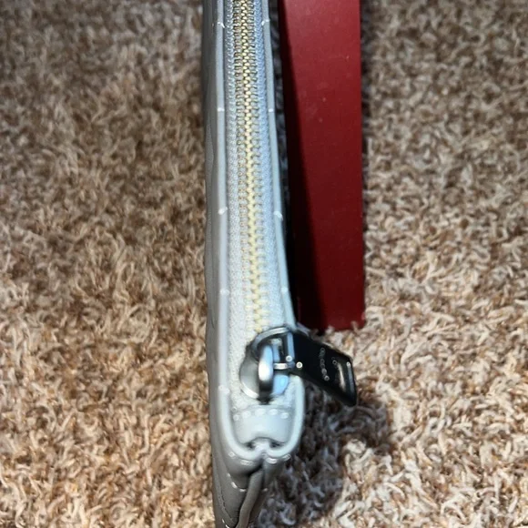 Coach Large Multifunctional Pouch With Quilting - Picture 4 of 9